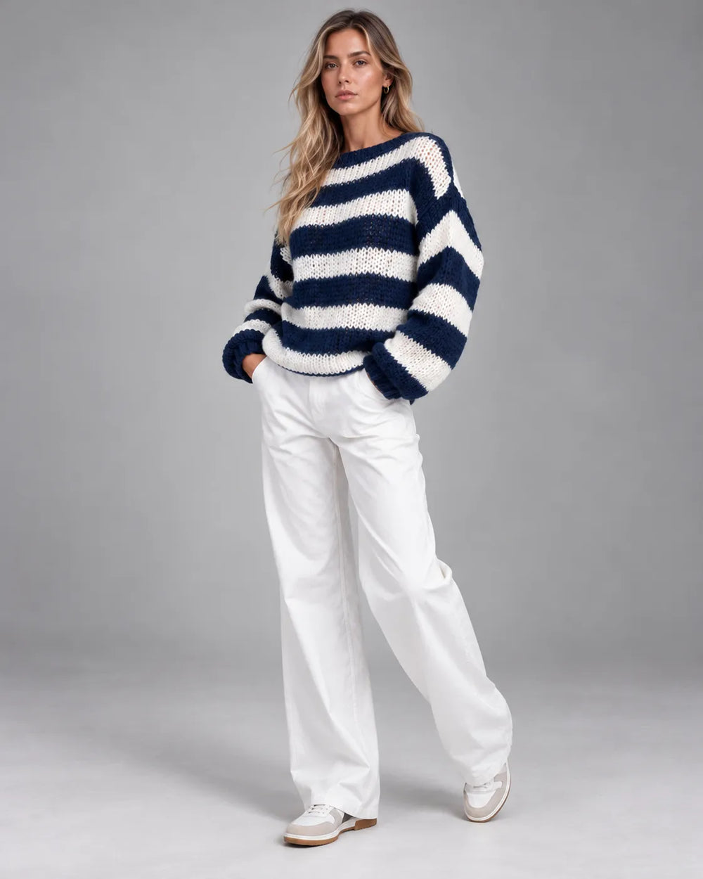 Pull oversize rayé en maille Alma – Bleu marine