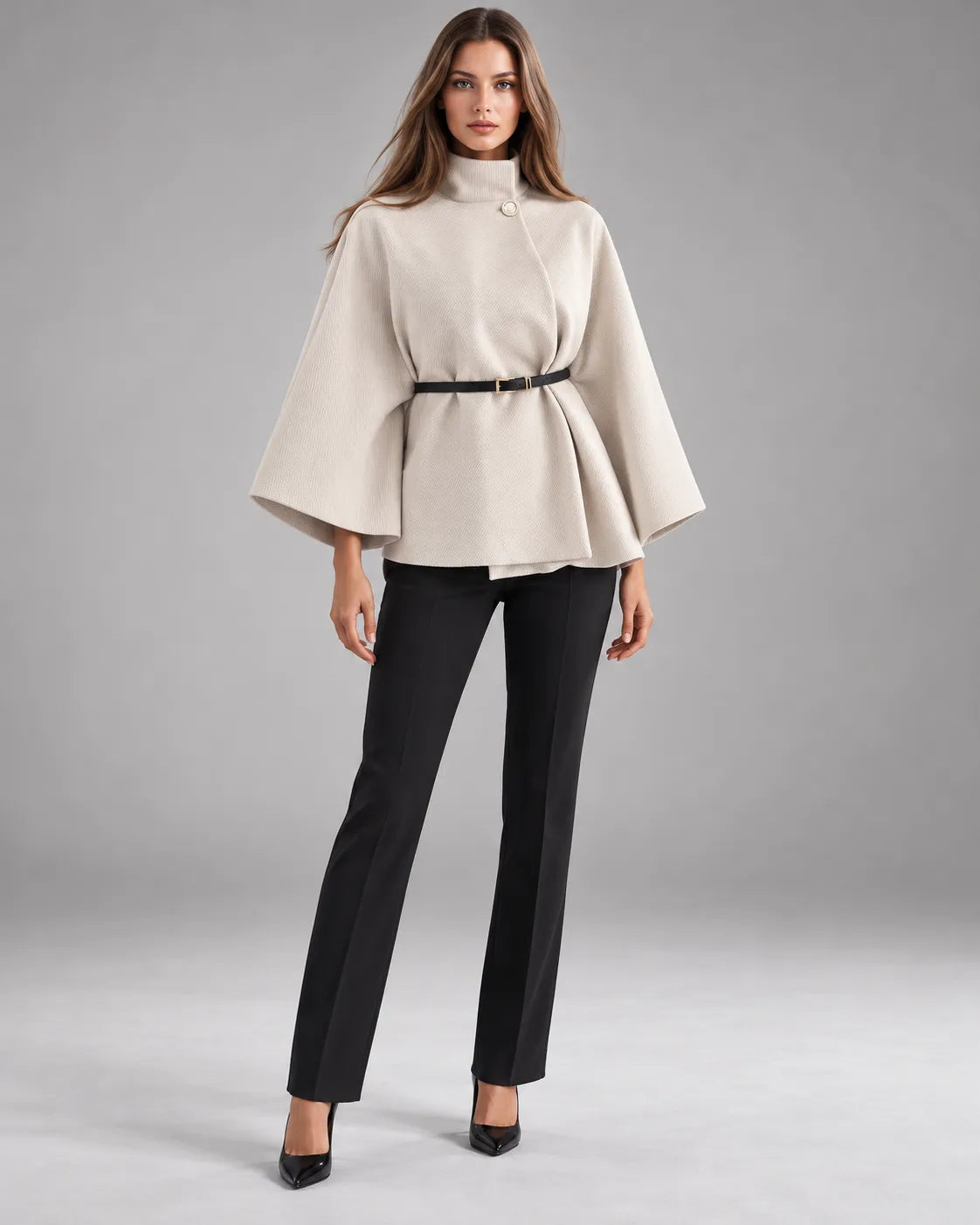 Pull cape à col montant ceinturé – Écru