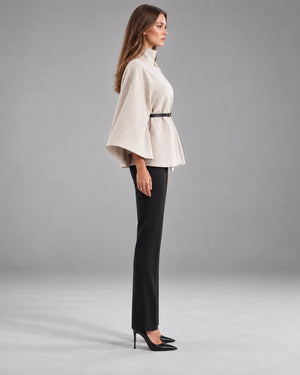 Pull cape à col montant ceinturé – Écru