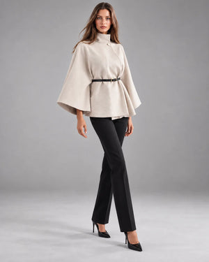 Pull cape à col montant ceinturé – Écru