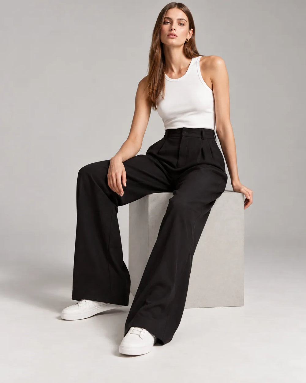 Pantalon large taille haute à pinces Victoria – Noir