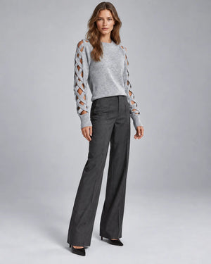 Pull manches ajourées INÈS de trois quarts – Gris